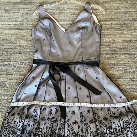 Evening dress -sleeves - Picture 11 of 11